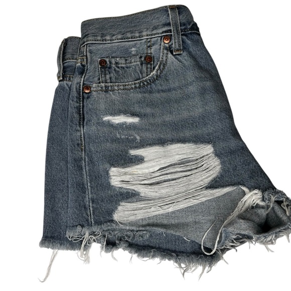 New Women’s Levi’s 501 Blue Denim Cutoff Shorts Distressed Button Fly  Size 28 - Picture 9 of 10